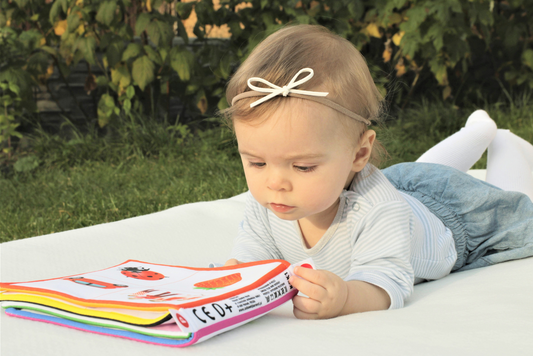 Your 1-Month-Old’s Growth and Development: Baby Milestones, Feeding, and Sleep